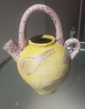 Verseuse jaune céramique peinte et emmaillée